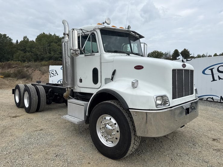 2004-peterbilt-330-image-7