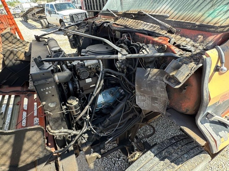 1986-chevrolet-c6v-bucket-truck-image-18