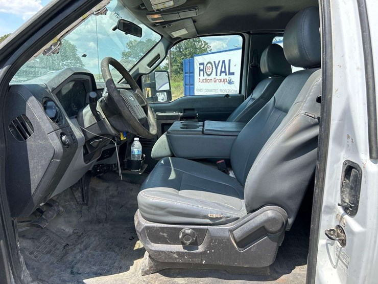 2016-ford-f550-image-11