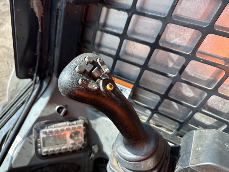 2019-bobcat-t650-image-22