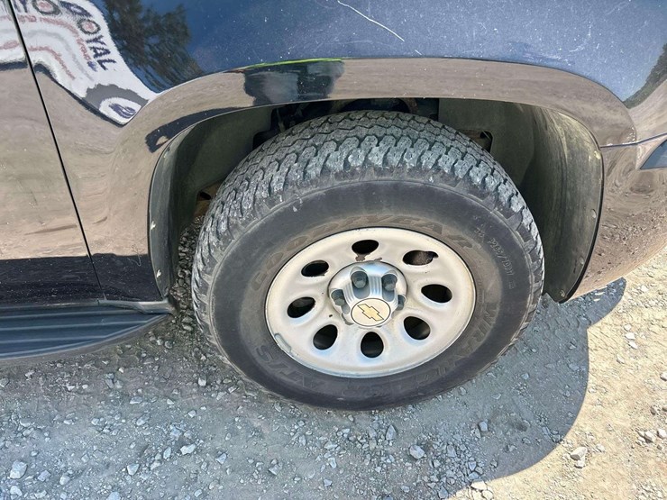 2014-chevrolet-tahoe-image-26