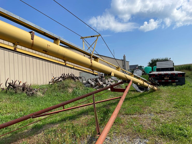#7109-•-westfield-8"-pto-sd-driven-grain-auger-image-12