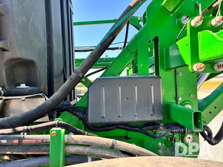 2014-john-deere-r4038-image-60