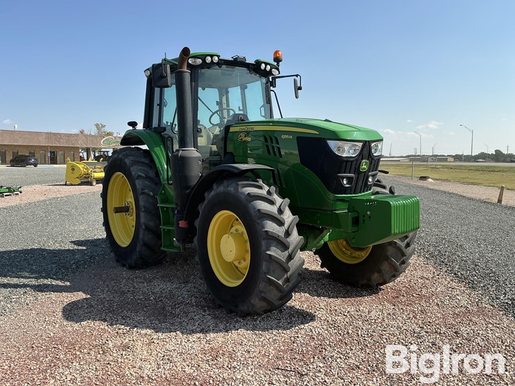 2022-john-deere-6155m-image-3