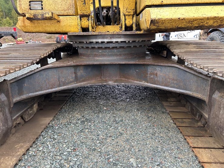komatsu-pc270-lc-image-47