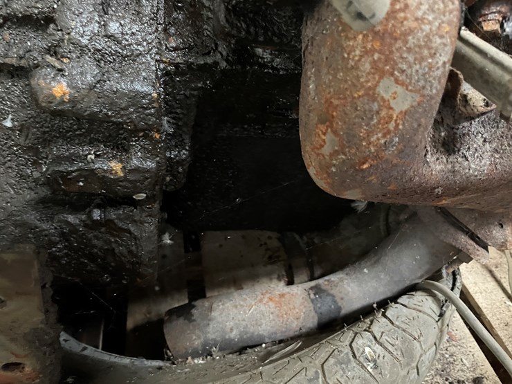 #7152-•-engine-and-transmission-image-13