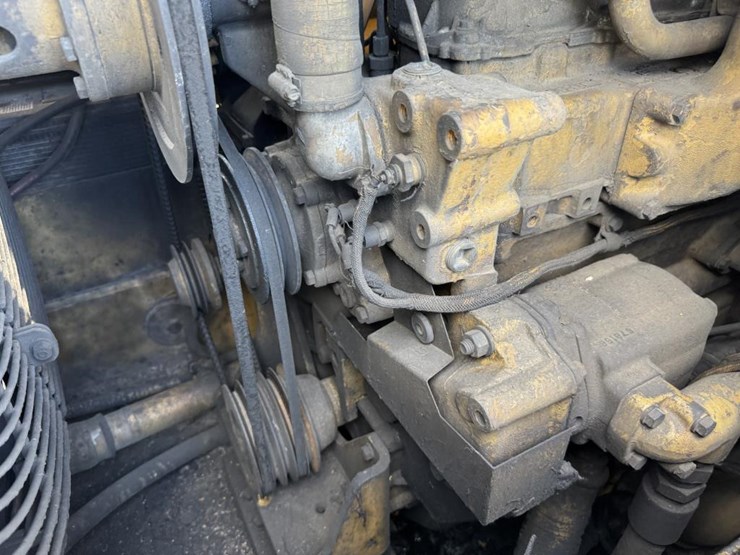 caterpillar-953-image-54