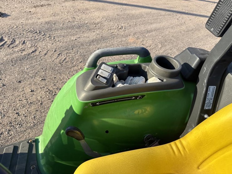 john-deere-3032e-image-13