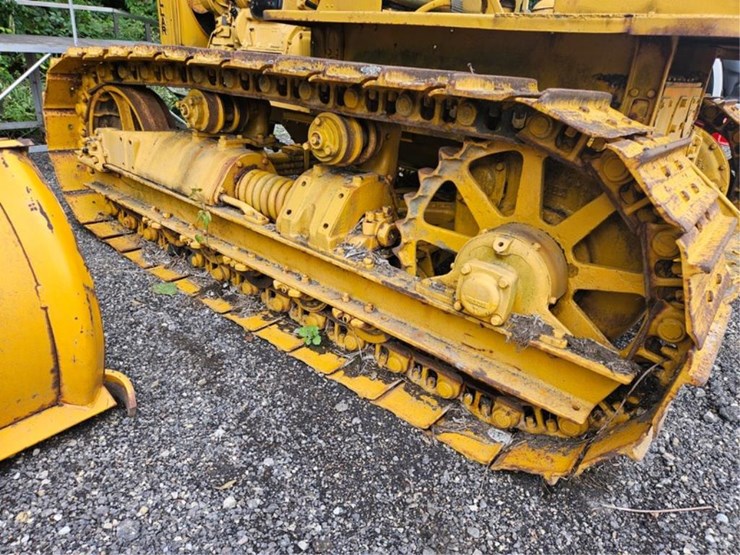 2013-caterpillar-d6-image-15