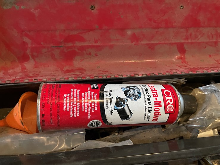 #7172-•-pallet-of-various-shop-items-image-11