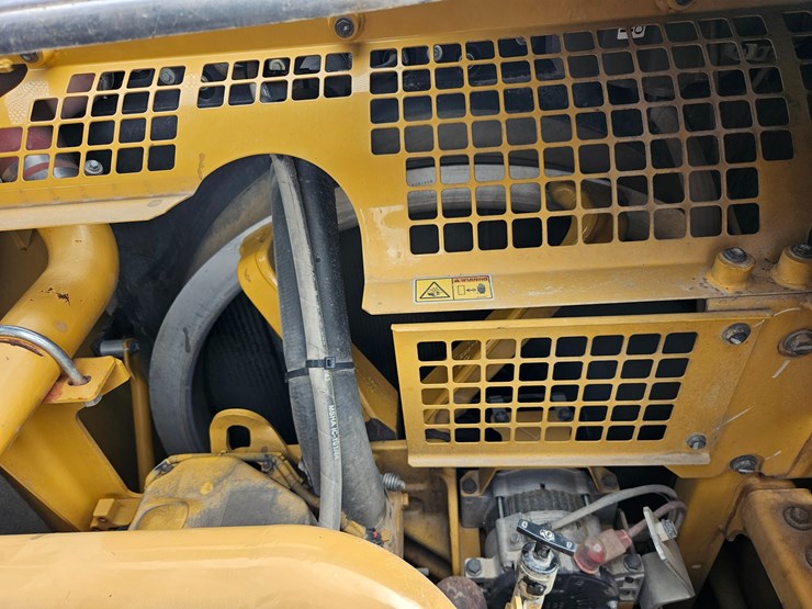 2017-caterpillar-336f-image-39