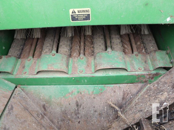 john-deere-334-image-10