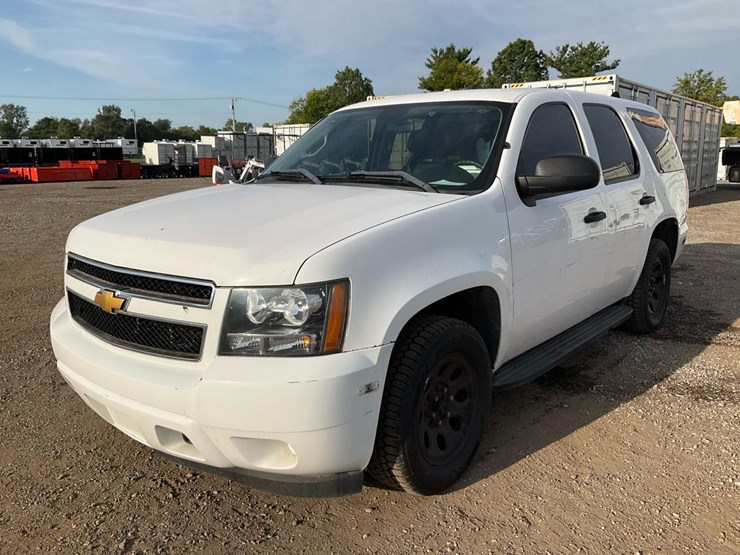 2013-chevrolet-tahoe-image-1