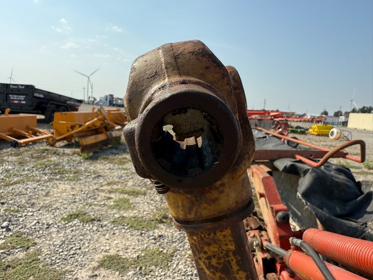 new-holland-617-image-16