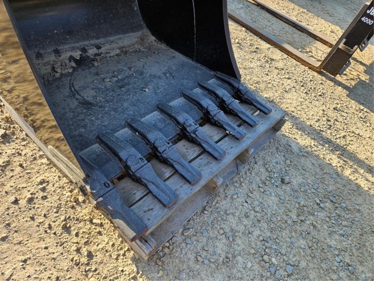 #1162-•-kubota-kx080-35"-excavator-bucket-image-8