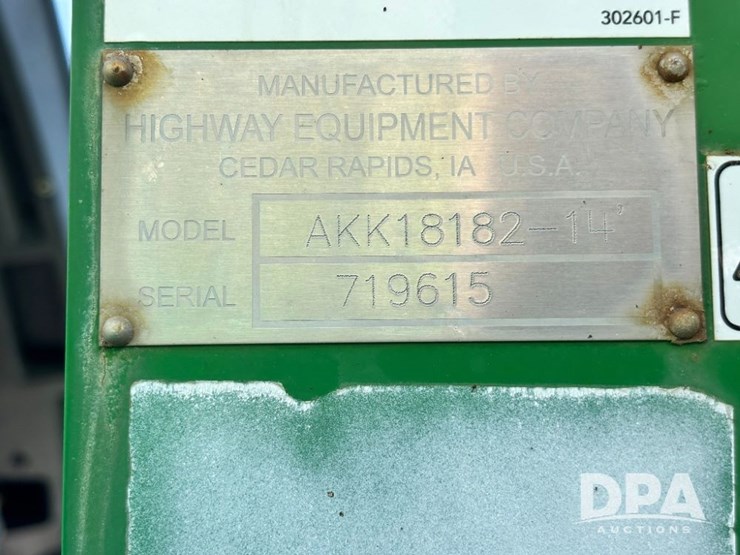 2019-john-deere-f4365-image-54