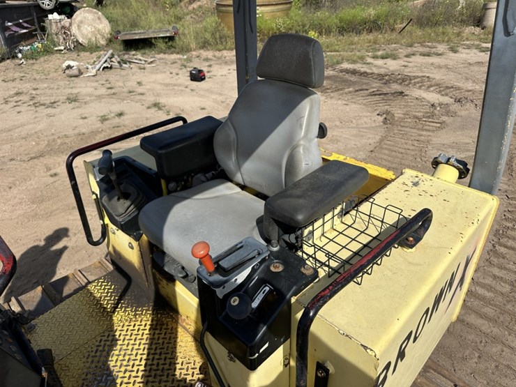 2002-deere-650g-image-22