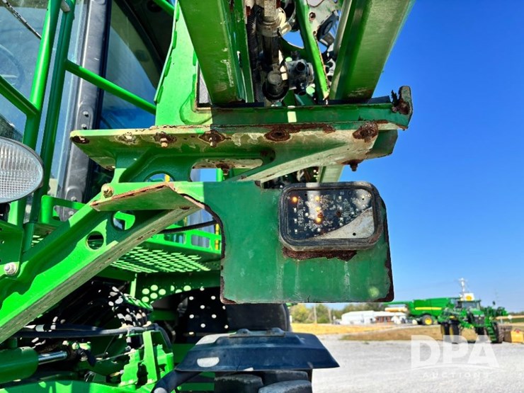 2014-john-deere-r4038-image-93