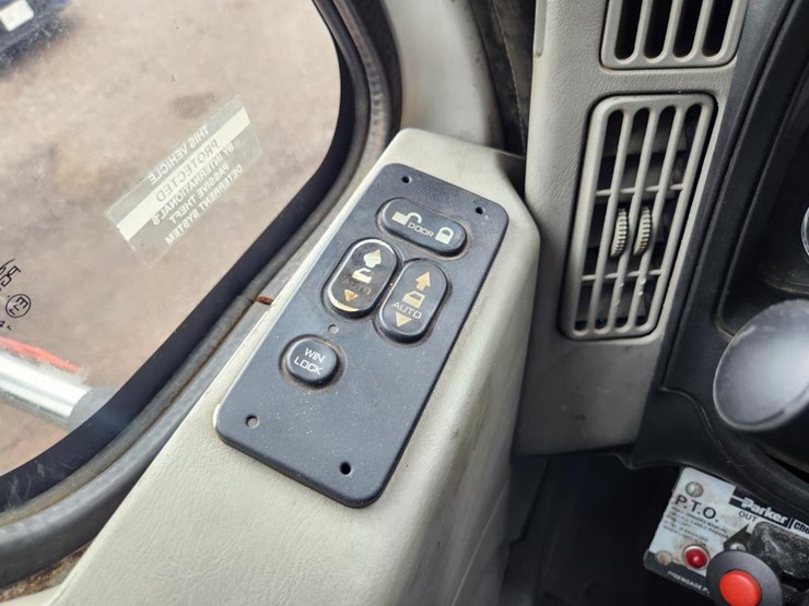 2011-international-prostar-image-54
