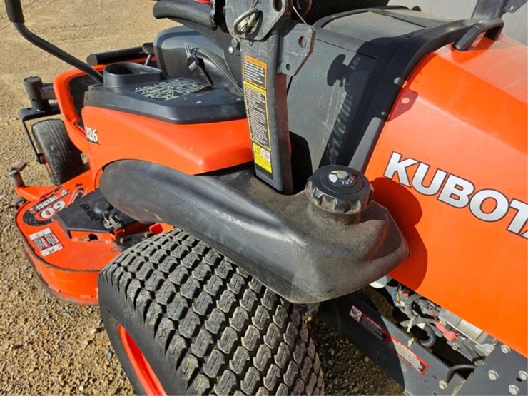kubota-zd326-image-12