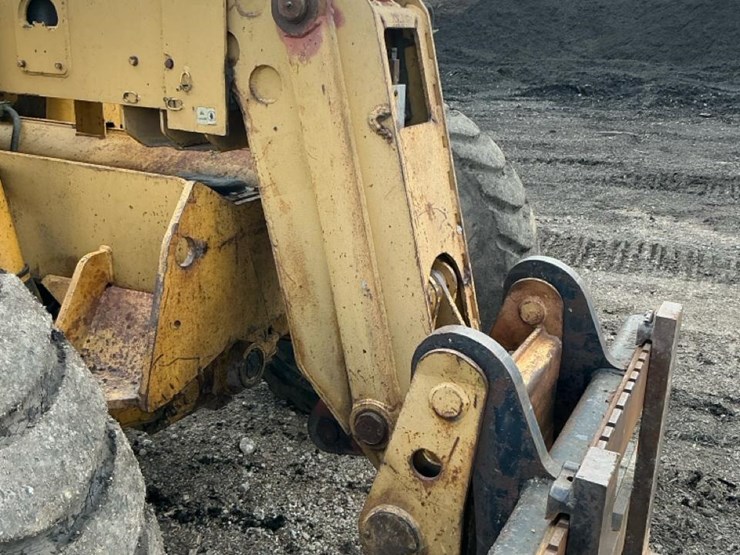 caterpillar-th82-image-18