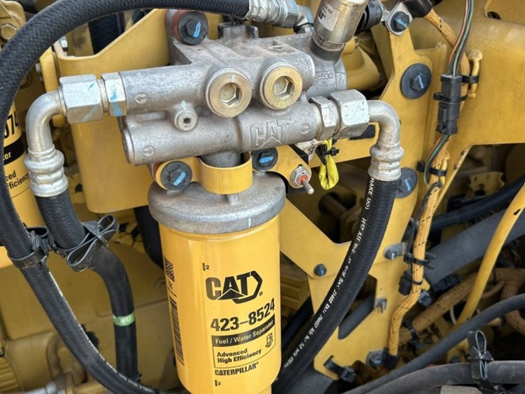 caterpillar-745-image-66