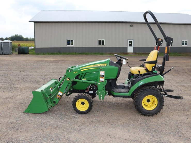 2021-john-deere-1025r-image-8
