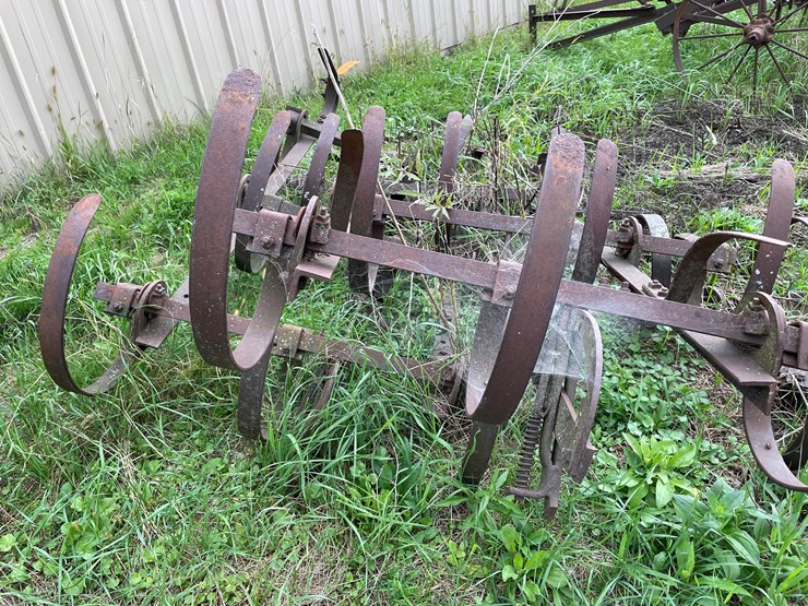 #7135-•-metal-cultivator-pieces-image-8