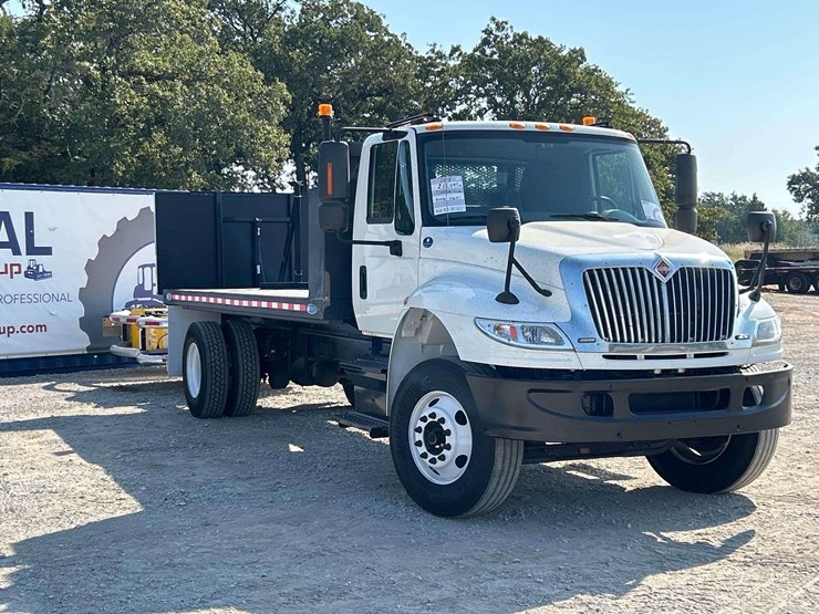 2018-international-durastar-4300-image-4