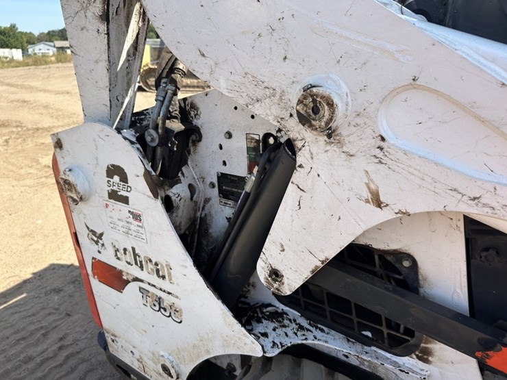 2019-bobcat-t650-image-14