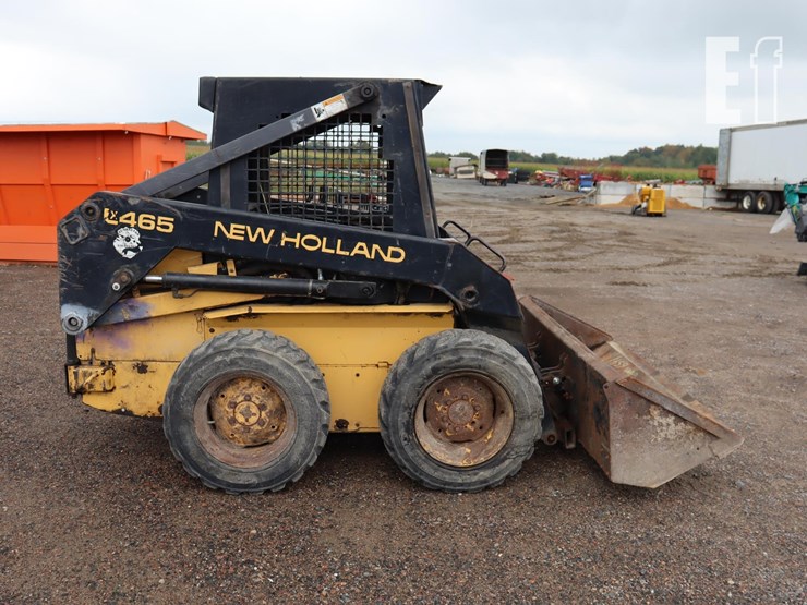 new-holland-l465-image-4