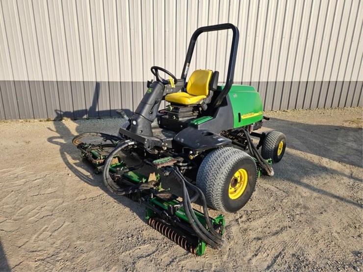 john-deere-3225c-image-1