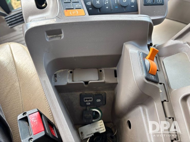 2019-john-deere-r4045-image-139