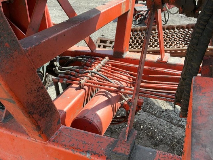 john-deere-12-image-85