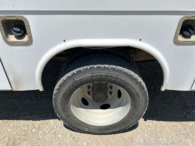 2008-ford-f550-image-26