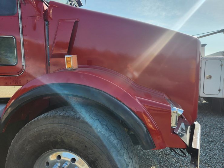 2002-kenworth-t800-image-23