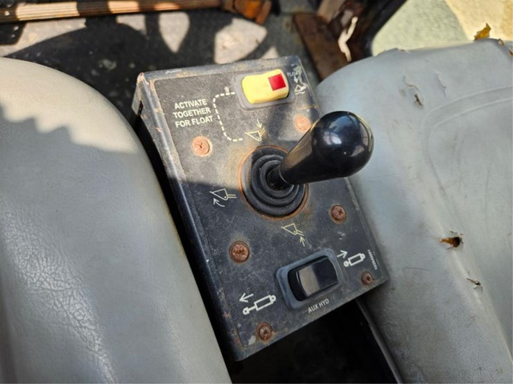 bobcat-2300-image-32