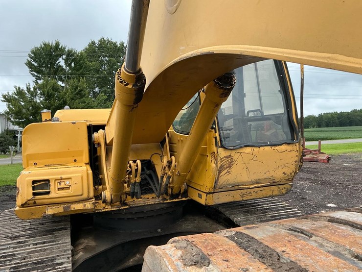 deere-200-lc-image-30