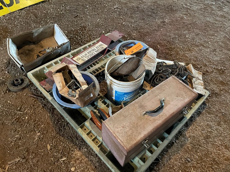 #7172-•-pallet-of-various-shop-items-image-3