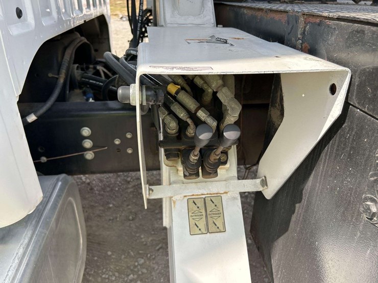 2017-ford-f750-image-18