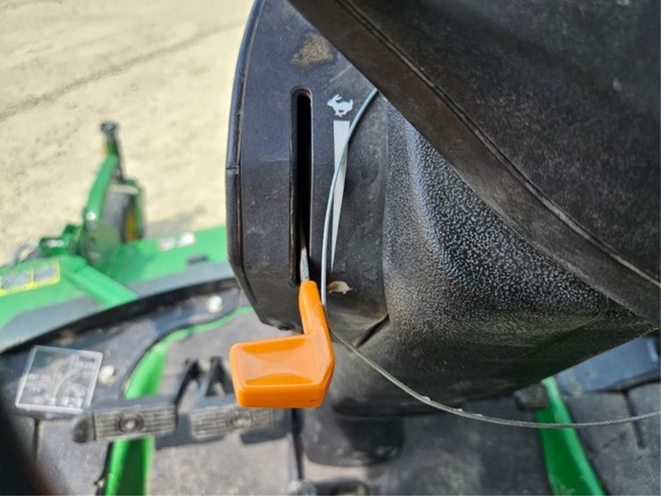 john-deere-1575-image-21
