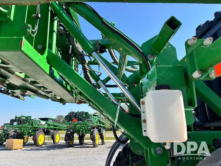 2014-john-deere-r4038-image-66
