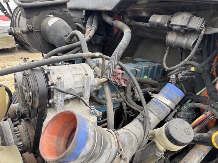 2004-international-durastar-4400-image-60