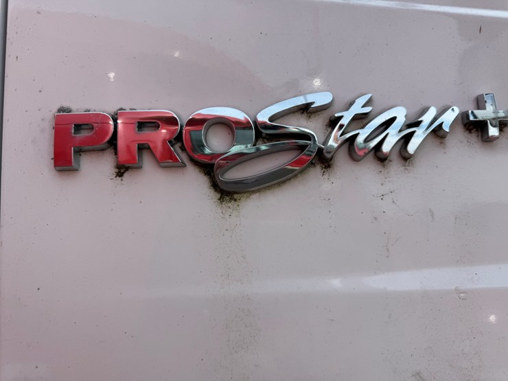 2012-international-prostar-image-24
