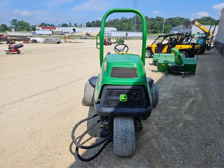 john-deere-7400-image-4