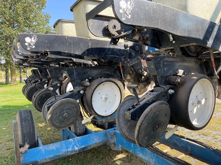 kinze-2300-image-8