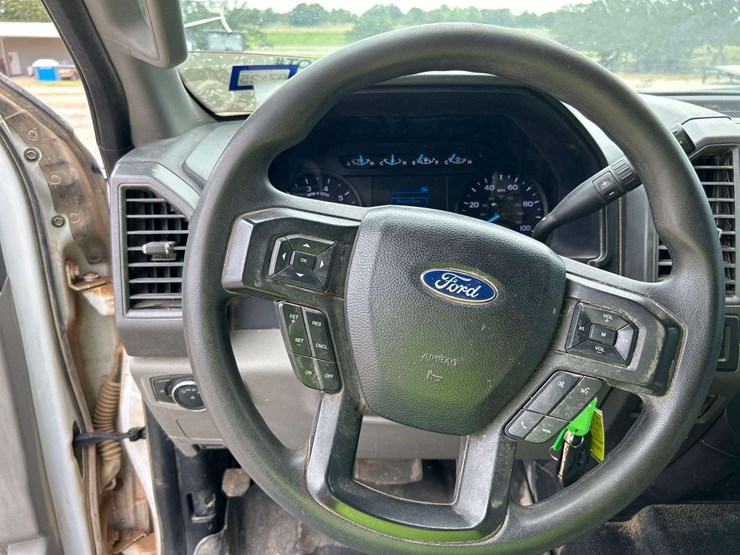 2021-ford-f250-image-14