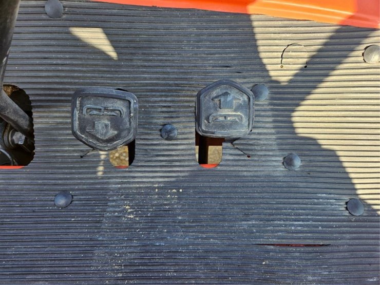 kubota-zd326-image-27