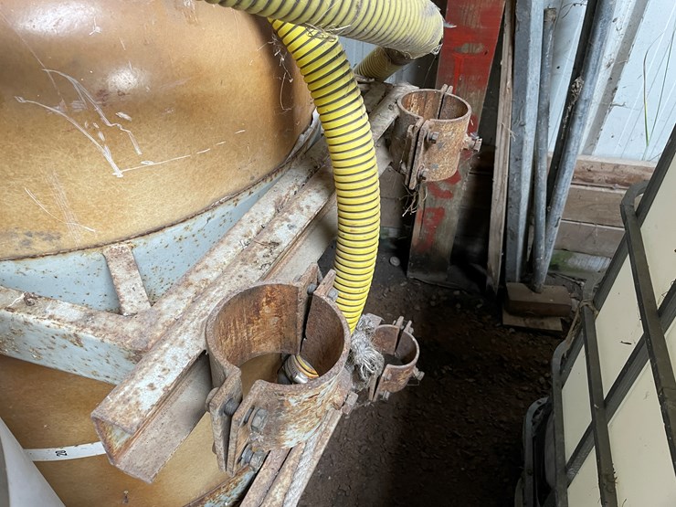 #7166-•-(2)-liquid-saddle-tanks-image-14
