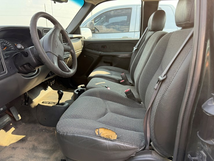 2003-chevrolet-silverado-image-18